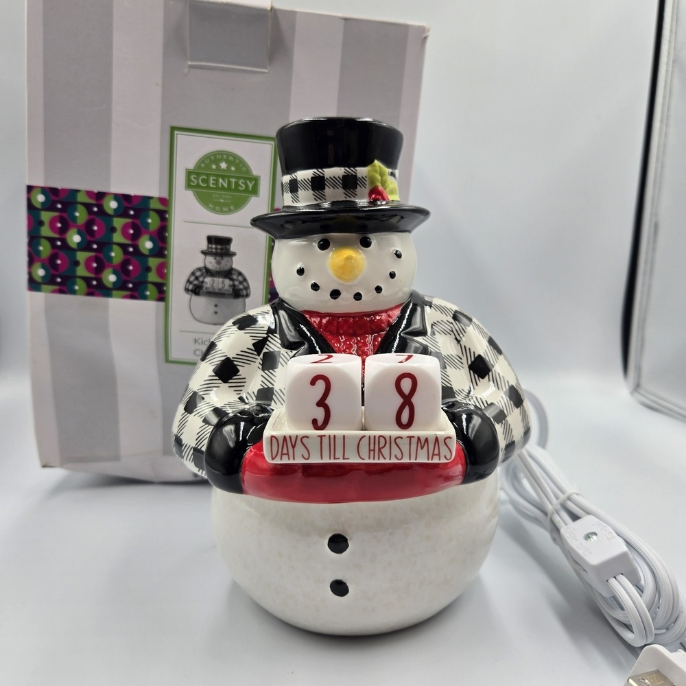 New Scentsy Kickoff to Christmas Snowman Scented Wax Warmer Figurine With Box